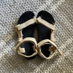 Arizona Love Trekky Sandals in Raffia